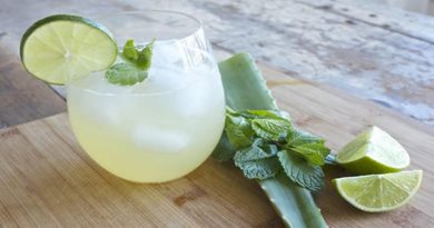 Alkalizing Aloe Vera Pineapple Juice To Purify Your Blood And Detox Your Kidneys